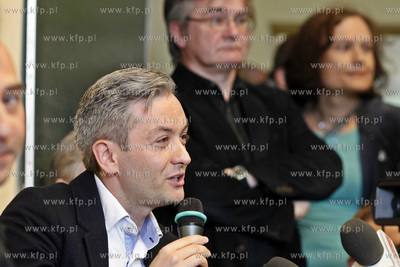 Uniwersytet Gdanski. Debata o zwiazkach partnerskich....