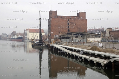 Spichlerz Woli Leb na Wyspie Spichrzow w Gdansku. 19.02.2014...