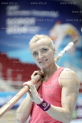 Trening skoczkini o tyczce Anny Rogowskiej, przed rozpoczynajcymi...
