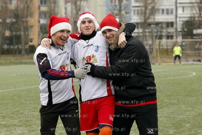 Gdansk Zaspa. Pilkarski turniej dzikich druzyn Do przerwy...