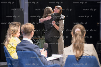 Spotkanie "Wojna obok nas. Historie odwagi, krzywdy,...