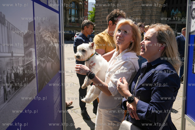 Plac między Katownią a Bramą wyżynno. Otwarcie...