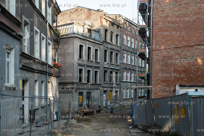 Rewitalizaja Biskupiej Górki. Nz. Budynki przy ulicy...