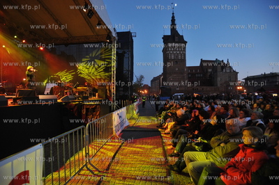 Gdansk. III Swiatowy Zjazd Gdanszczan. Bursztynowy...