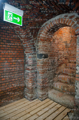 Gdansk. Konferencja prasowa i przeciecie wstegi przez...