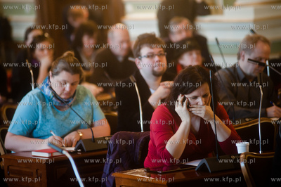 Gdansk. Nowy Ratusz. Ogloszenie wynikow glosowania...
