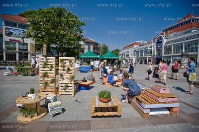 Sopot. Plac Przyjaciol Sopotu. Akcja plenerowa pt....
