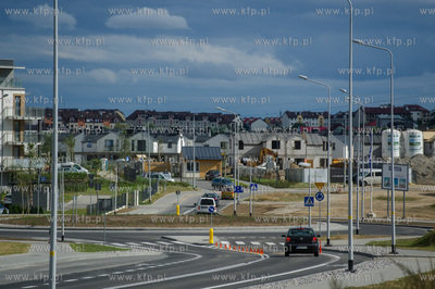 Gdansk. Nowo otwarta droga dojazdowa do przystanku...