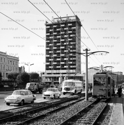 Ulica Grunwaldzka w Gdansku Wrzeszczu - nz na pierwszym...