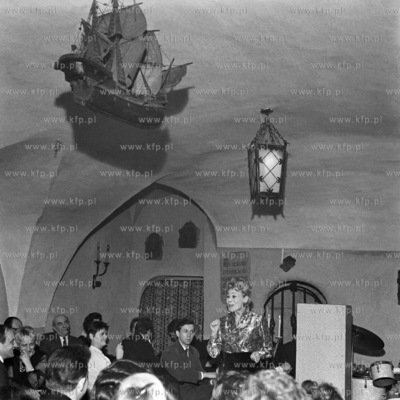 Występ kabaretu Rumpel w karczmie "Za Kołatką" w...