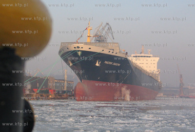 Chrzest statku w Stoczni Gdynia SA. Kontenerowiec Charlotte...