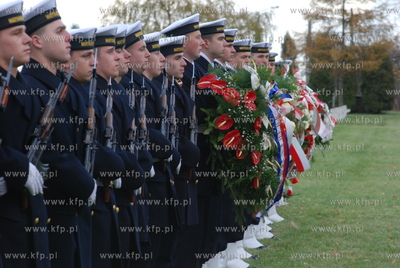Swieto Niepodleglosci na francuskim cmentarzu wojskowym...