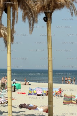 Swinoujscie. Wysoka temparatura sprzyjala plazowaniu....