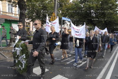 Ulicami Slupska  przeszedl pochod ludzi przeciwnych...