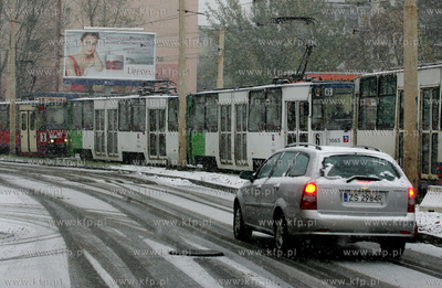 Szczecin. Z powodu obfitych opadow sniegu wstrzymano...