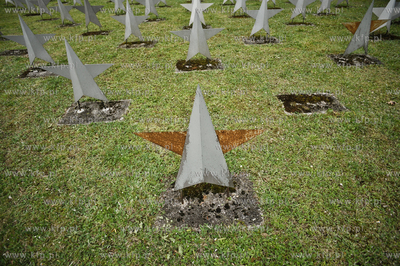 Cmentarz zolnierzy Armii Radzieckiej w Gdansku po uroczystosciach...