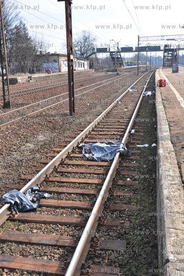 Stojacy w Gdyni Orlowie na peronie dalekobieznym 34letni...