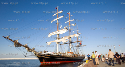 Replika XIX w. holenderskiego klipra Stad Amsterdam...