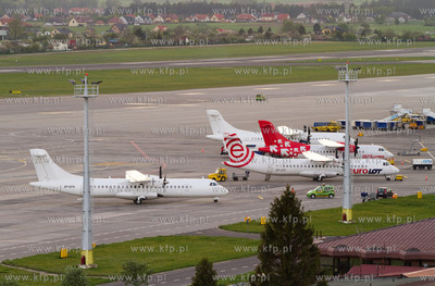Gdansk, Rebiechowo. Nz. Widok naplyte postojowa na...