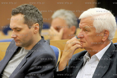 W  sali im. Lecha Badkowskiego Urzedzie Marszalkowskim...