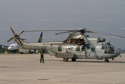 Na gdanskim lotnisku wyladowal francuski smiglowiec...