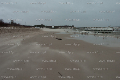 Sztormowa pogoda w Ustce 31.01.2013 
fot. Pahaoo/KFP