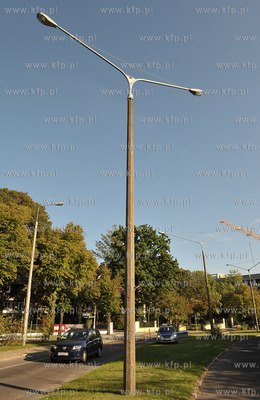 Sopot. Ulica Haffnera/Sepia. Paralotniarz wyladowal...