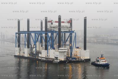 Zourite, barka samopodnosna do budowy estakady przybrzeznej...