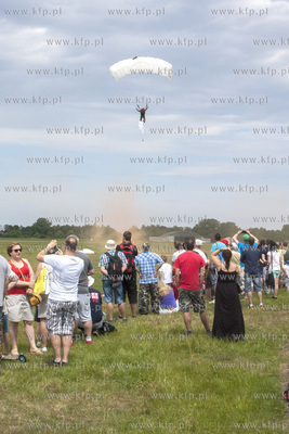 Piknik lotniczy polaczony ze Swietem 49 Bazy Lotniczej...