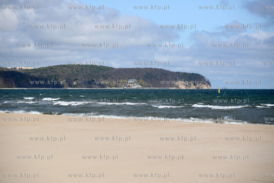 Sobota 25 kwietnia 2020 roku w Sopocie, godziny przedpołudniowe...