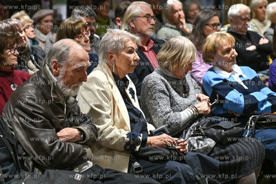Biblioteka Sopocka. SOPOTEKA. Głośne czytanie fragmentów...
