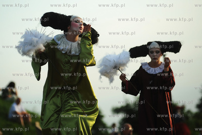 XIII edycja Festiwalu Teatrow Ulicznych FETA. FETA...