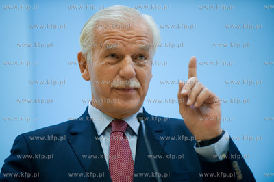 Spotkanie Andrzeja Olechowskiego ze studentami na Wydziale...