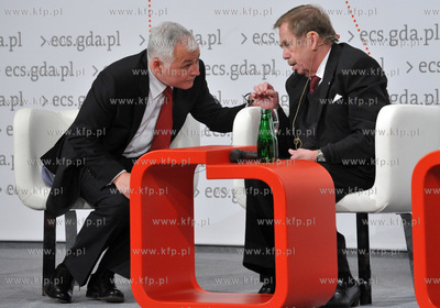 Obchody 20. rocznicy odzyskania wolnosci i upadku komunizmu....