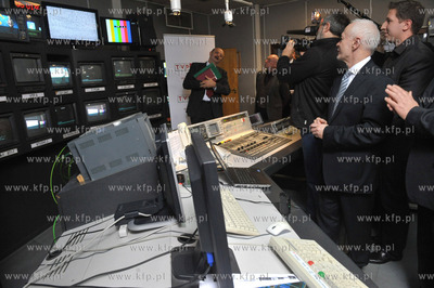 W gdanskim Osrodku Telewizji Polskiej nastapilo uroczyste...