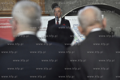 Gdańsk, Dwór Artusa. Noworoczna lampka szampana,...