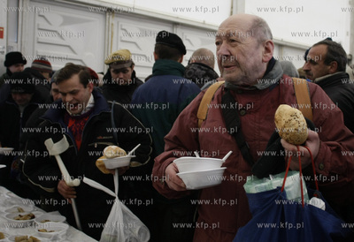 Gdansk Targ Weglowy. Wigilia dla ubogich i potrzebujacych.
24.12.2009
fot....