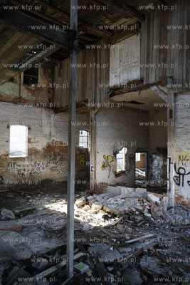 Wlasciciel ( firma Easy Pl, nalezaca do Krzysztofa...