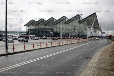 Gdańsk.Nowy terminal pasażerski T2, w Porcie Lotniczym...