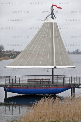 Przystan Zeglarska w Blotniku.
23.12,2014
fot. Krzysztof...