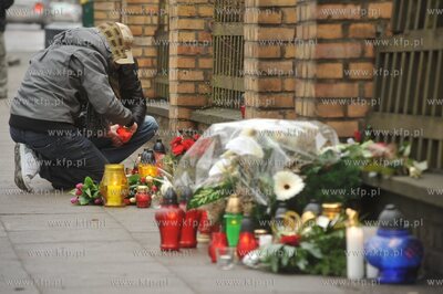 Zaloba narodowa po katastrofie prezydenckiego samolotu...