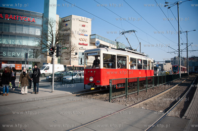 Gdansk. Dzien kobiet w zabytkowym tramwaju 105 N z...