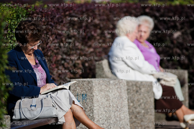 Gdynia. Skwer Kosciuszki. Sloneczna pogoda powrocila...