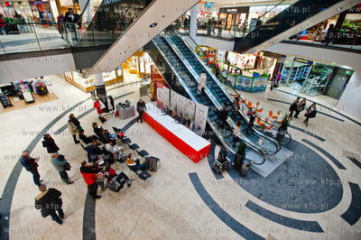 Gdansk. CH. Galeria Baltycka. Konferencja prasowa poprzedzajaca...