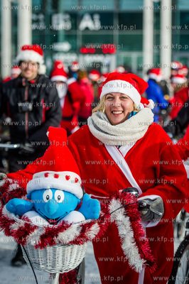 Gdansk. Parking pod Ergo Arena. Coroczna akcja Mikolaje...