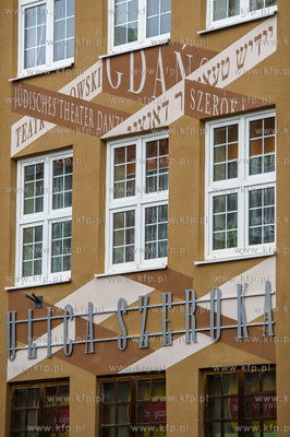 Gdansk. Odnowione fasady kamienic przy ulicy Szerokiej.
09.02.2015
fot....