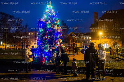 Gdansk. Plac przy boisku Szkoly Podstawowej nr 65....