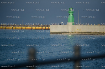 Gdańsk.  Falochron Zachodni w Nowym Porcie.
16.02.2017
fot....