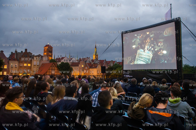 Gdańsk. Inauguracja II edycj kina na dachu Teatru...