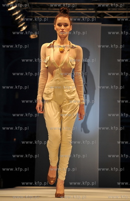 Plac Zdrojowy k. molo w Sopocie. Sopot Fashion Days...